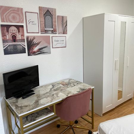 Pension An Der Hessenhalle Giessen Bagian luar foto
